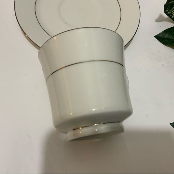 Royal Majestic platIna  Cup and Saucer replacement 8446 white B7 - Picture 3 of 6